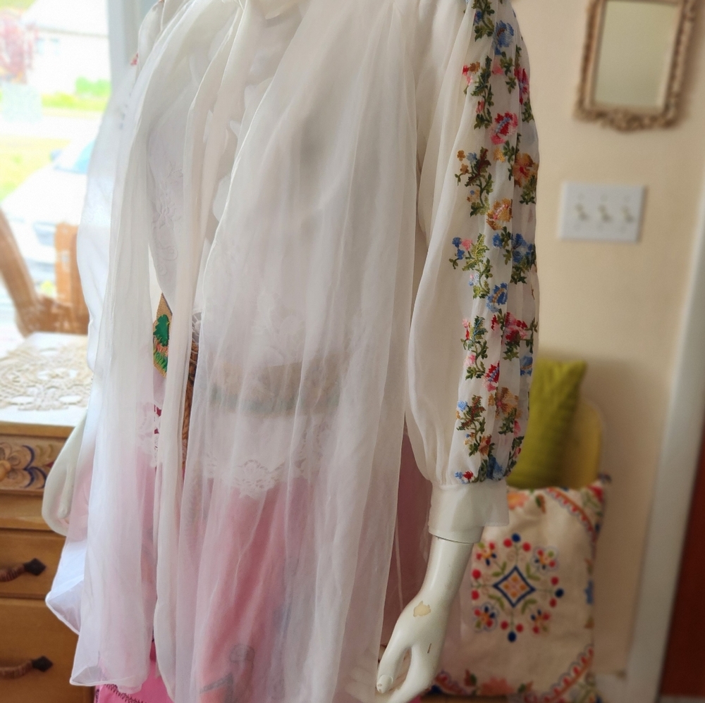 Handmade Sheer Ukrainian Robe - Picture 10 of 11